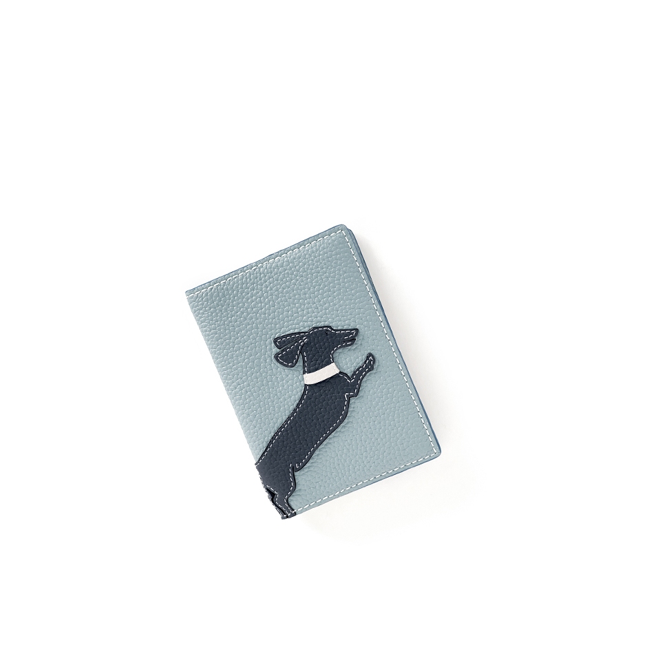'En L'Air Voyage Téckel' Nappa Leather passport Holder Dragée