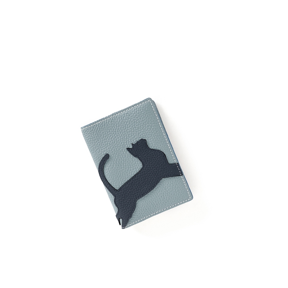 'En L'Air Voyage Chat' Nappa Leather passport Holder Dragée