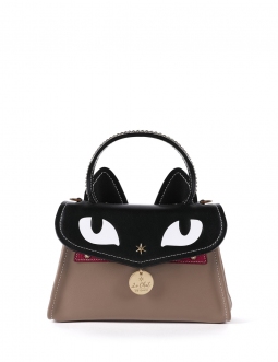 'Chantilly Le Chat Premier'...